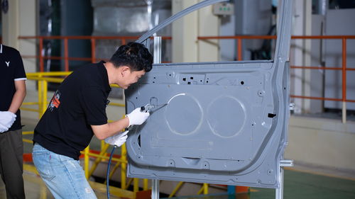 探秘岚图世界级4.0数字工厂 田亮李锐首开汽车品牌最大盲盒，揭秘科技与匠心交融